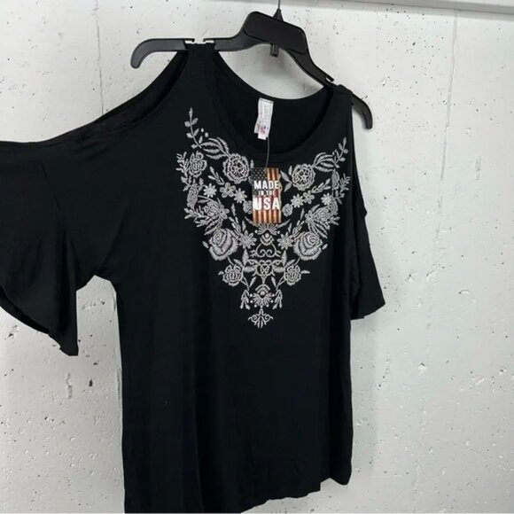 Lot of 2 Torrid M/L Stretchy Tank Top & Liberty Wear Rhinestone Shirt Both NEW - Picture 4 of 13